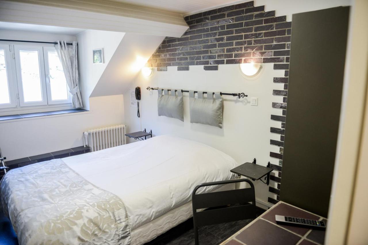 Logis Le Saint Hubert Hotel Haybes Exterior photo