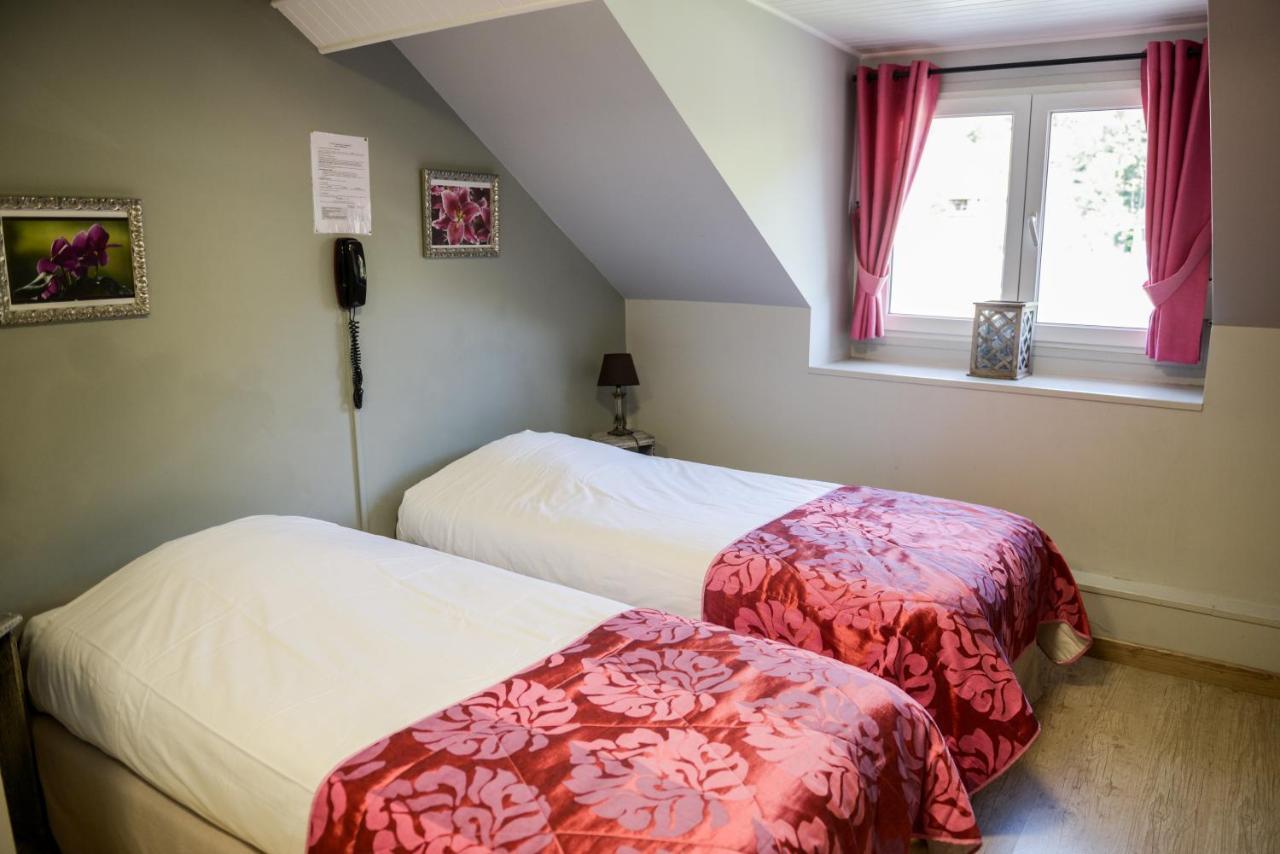 Logis Le Saint Hubert Hotel Haybes Exterior photo